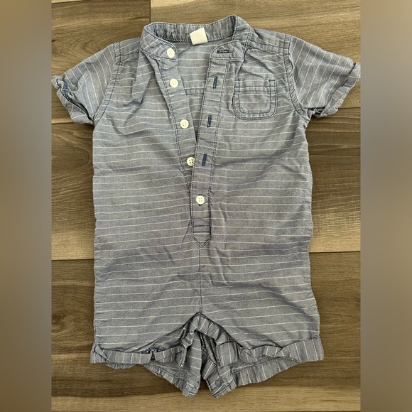 Old Navy Blue Striped Baby Romper 6-12 months - Picture 1 of 3